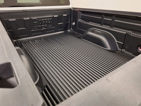 Used 2022 Chevrolet Colorado LT w/ Fleet Safety Package image 26