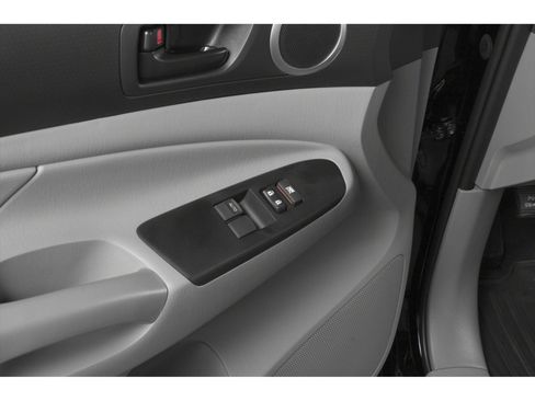 Used 2015 Toyota Tacoma PreRunner image 13