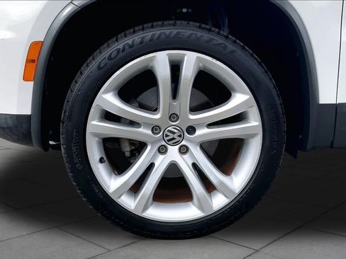 Used 2012 Volkswagen Tiguan SEL FWD image 10