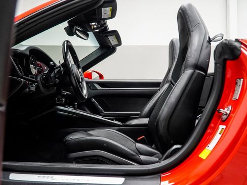 Used 2022 Porsche 911 Carrera w/ Premium Package image 50