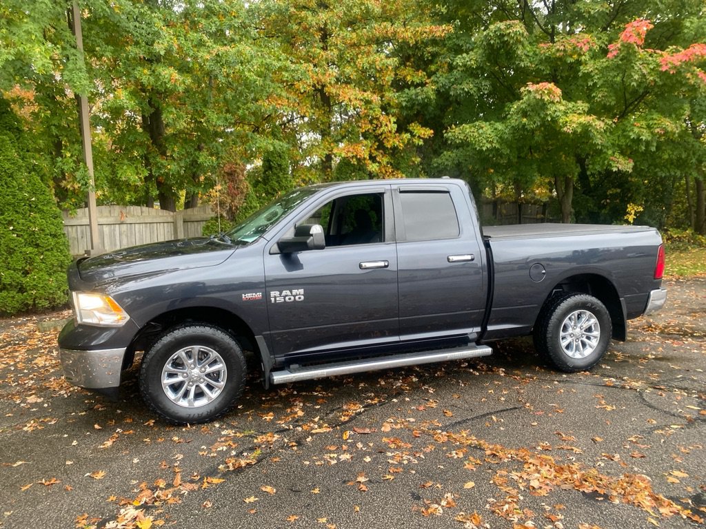 Used 2016 RAM 1500 Classic SLT AWD/4WD image 2