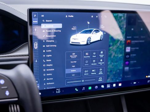 Used 2023 Tesla Model S Plaid AWD/4WD image 29