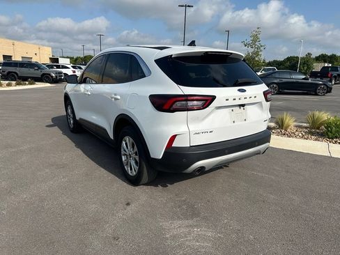 Used 2023 Ford Escape Active w/ Tech Pack #1 AWD/4WD image 5