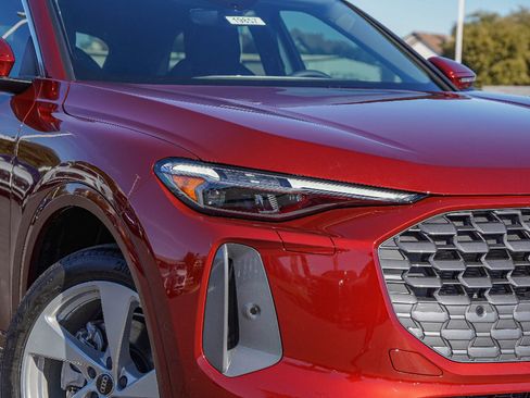 New 2025 Audi Q5 Premium Plus image 2