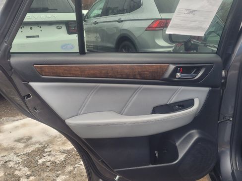 Used 2018 Subaru Outback 2.5i Limited image 38