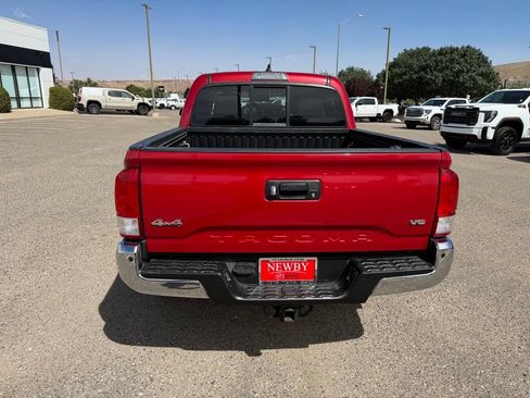 Used 2016 Toyota Tacoma SR5 w/ SR5 Appearance Package (DN) AWD/4WD image 6