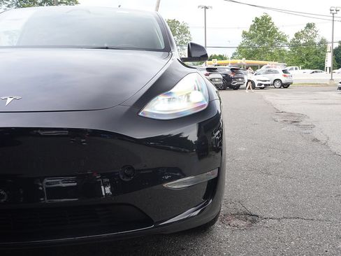 Used 2024 Tesla Model Y Long Range AWD/4WD image 14