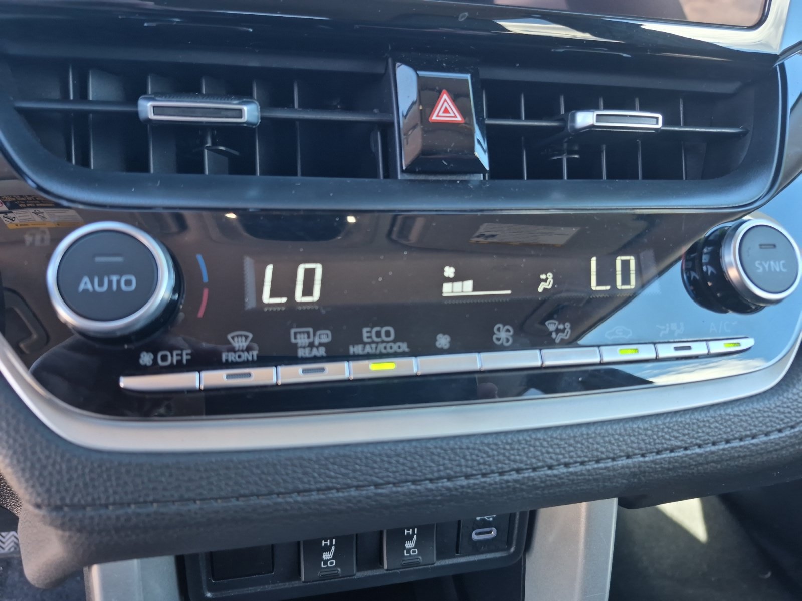 Certified 2025 Toyota Corolla Cross XLE AWD/4WD image 32