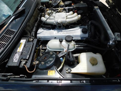 Used 1987 BMW 325i Convertible image 17