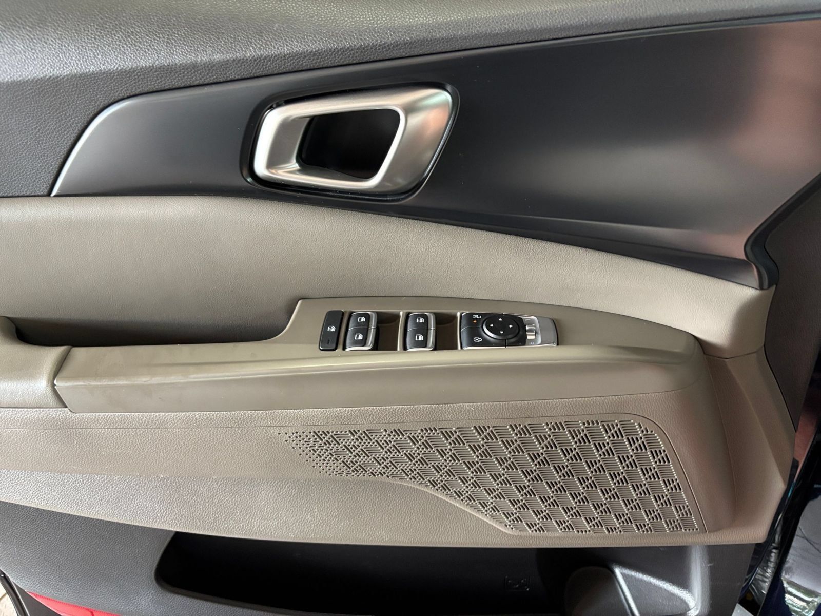 Used 2026 Kia Carnival FWD image 18