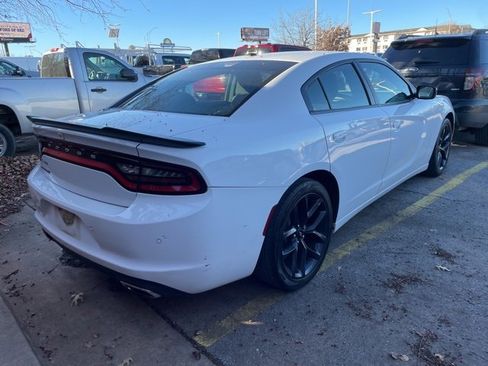 Used 2019 Dodge Charger SXT w/ Blacktop Package image 7