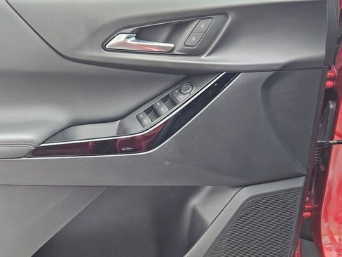 Used 2025 Chevrolet Equinox LT w/ Safety and Technology Package AWD/4WD image 18