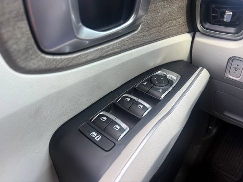 Used 2022 Kia Sorento EX w/ Panoramic Sunroof Package FWD image 25