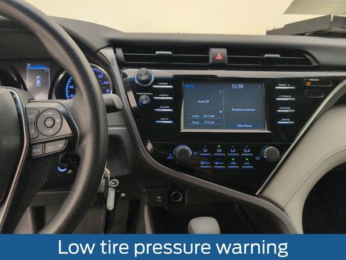 Used 2018 Toyota Camry LE FWD image 16