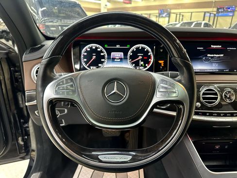 Used 2017 Mercedes-Benz S 550 Sedan image 23