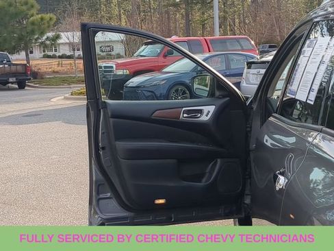 Used 2019 Nissan Pathfinder Platinum w/ Cargo Package image 19