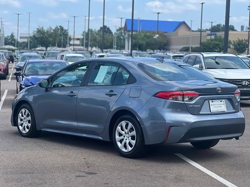 Used 2024 Toyota Corolla LE FWD image 7