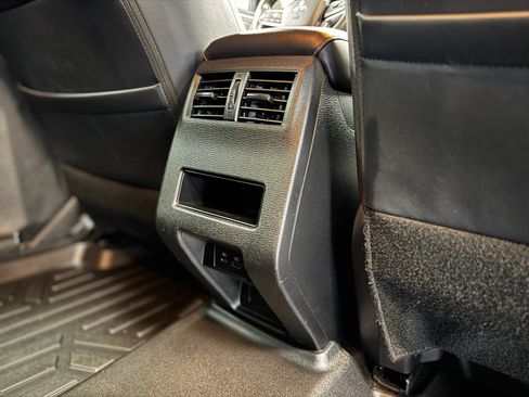 Used 2023 Mitsubishi Outlander SE image 30