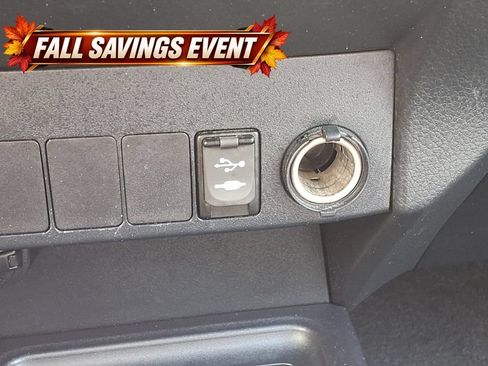 Used 2013 Toyota RAV4 XLE FWD image 21