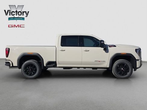 New 2026 GMC Sierra 2500 AT4 AWD/4WD image 18