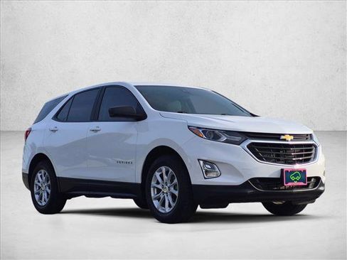 Used 2021 Chevrolet Equinox LS FWD image 3
