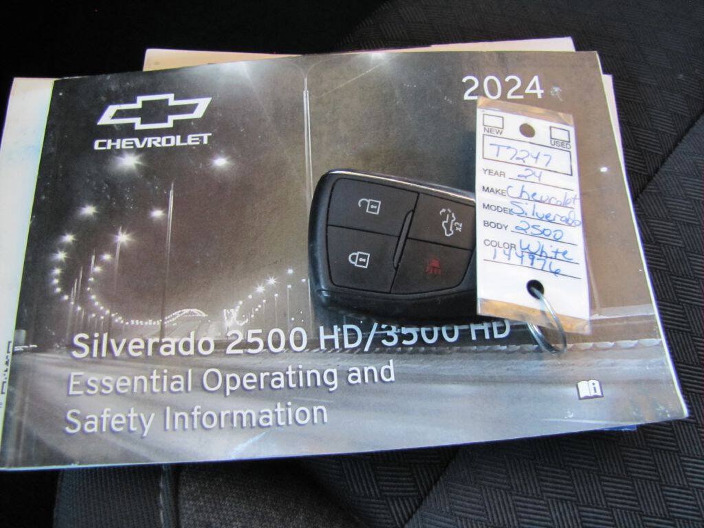 Used 2024 Chevrolet Silverado 2500 LT AWD/4WD image 44