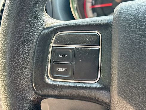 Used 2019 Dodge Grand Caravan SE FWD image 28