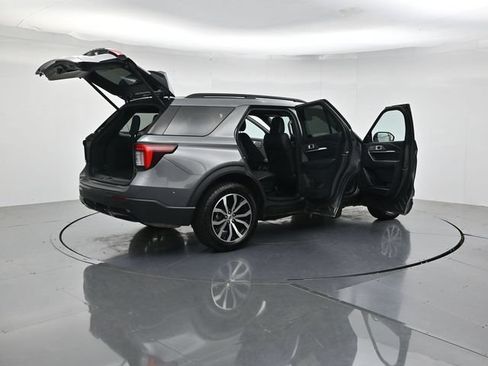 Certified 2025 Ford Explorer ST-Line AWD/4WD image 52