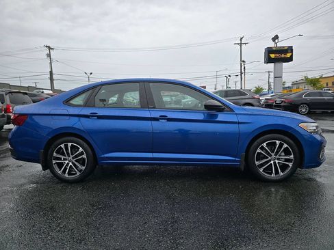 Used 2024 Volkswagen Jetta Sport FWD image 5