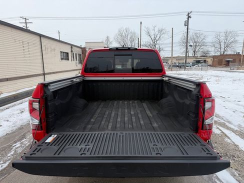 Used 2024 Nissan Titan PRO-4X w/ Pro-4x Convenience Package image 5