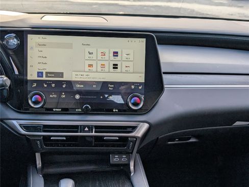 Used 2024 Lexus RX 350 Premium image 18