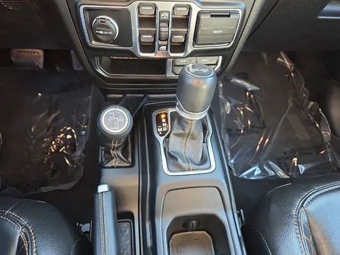 Used 2022 Jeep Wrangler Unlimited Sahara image 28