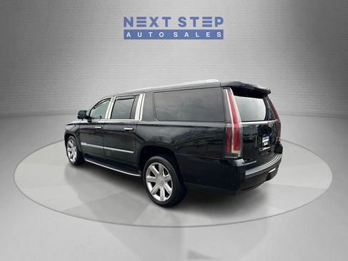 Used 2018 Cadillac Escalade ESV Luxury image 5