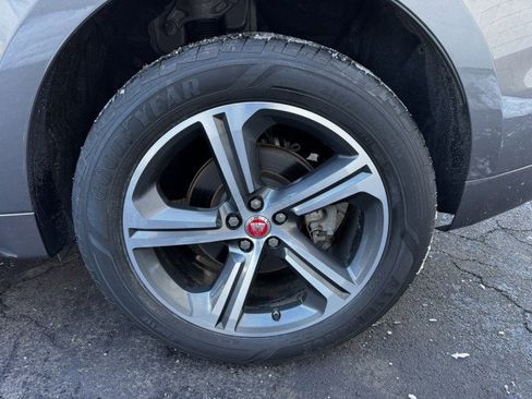 Used 2017 Jaguar F-PACE R-Sport image 39