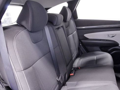 Used 2023 Hyundai Tucson SE image 18