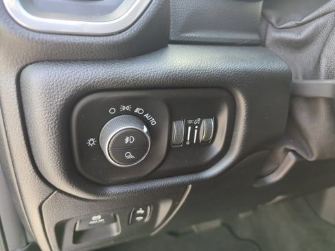 Used 2021 RAM 1500 Laramie AWD/4WD image 29