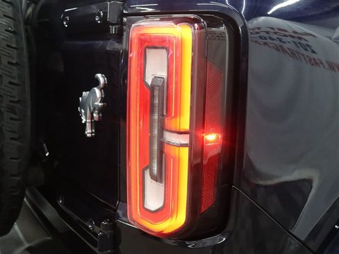 Used 2021 Ford Bronco Outer Banks AWD/4WD image 11