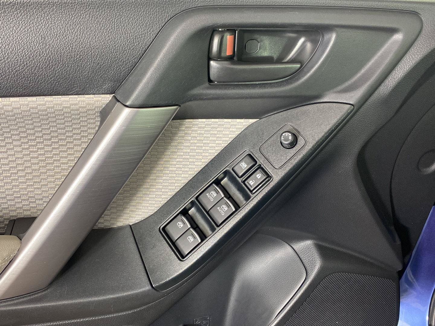 Used 2018 Subaru Forester 2.5i Premium AWD/4WD image 16