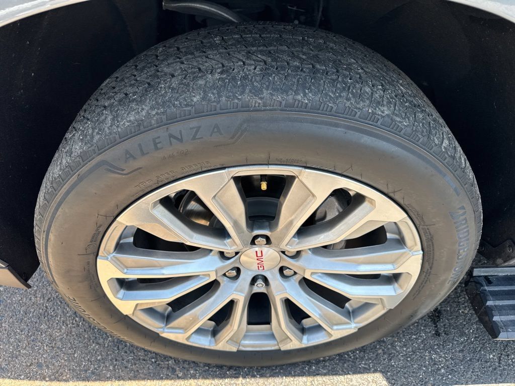 Used 2022 GMC Yukon Denali RWD image 46