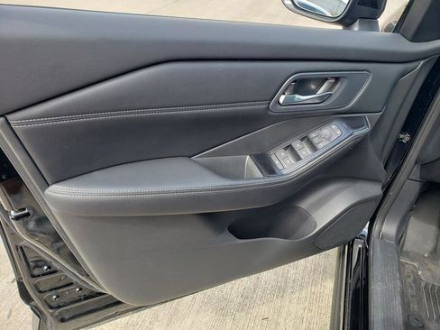 Certified 2024 Nissan Rogue SL image 16