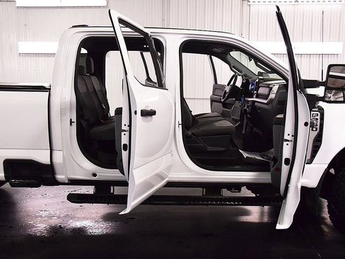 Used 2024 Ford F250 XLT w/ 360-Degree Camera Package image 33