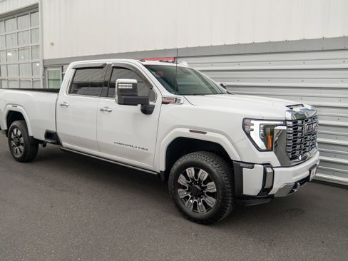 Used 2024 GMC Sierra 3500 Denali w/ Denali Reserve Package image 56