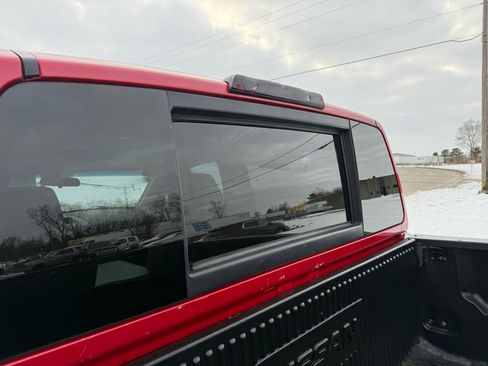 Used 2011 Nissan Titan SV image 11