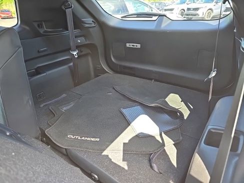 Used 2023 Mitsubishi Outlander SE AWD/4WD image 28
