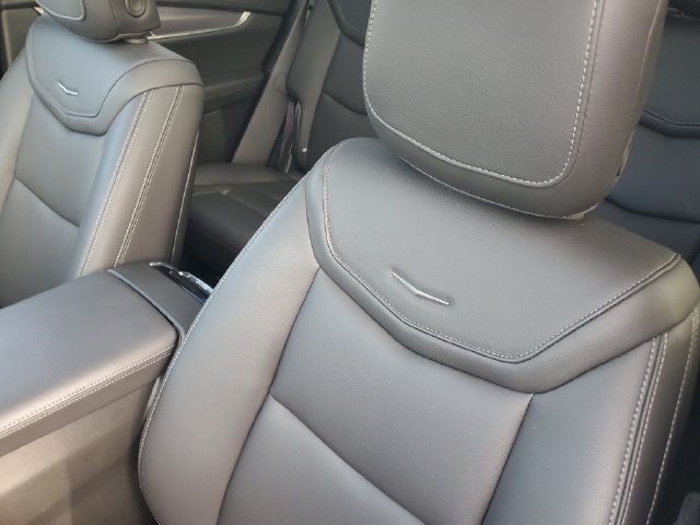 Used 2025 Cadillac XT6 Luxury w/ LPO, Floor Liner Package AWD/4WD image 14