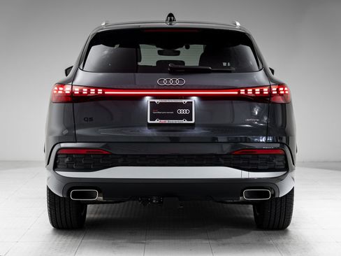 Certified 2025 Audi Q5 Premium w/ 19" Wheel Package AWD/4WD image 33