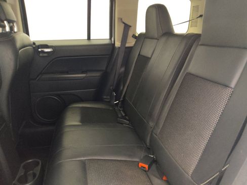 Used 2017 Jeep Patriot 75th Anniversary w/ Power Value Group FWD image 18