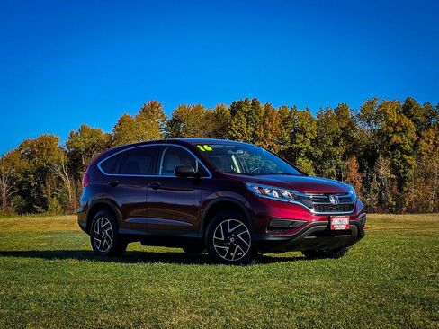 Used 2016 Honda CR-V SE image 2