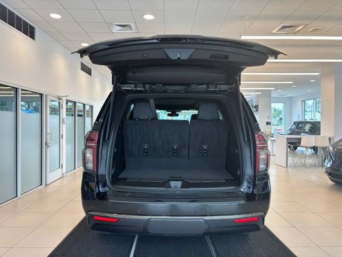 Used 2022 Chevrolet Tahoe Z71 w/ Luxury Package AWD/4WD image 9