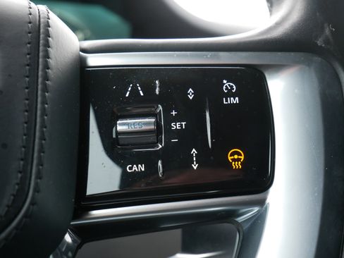 Used 2023 Land Rover Range Rover SE image 18